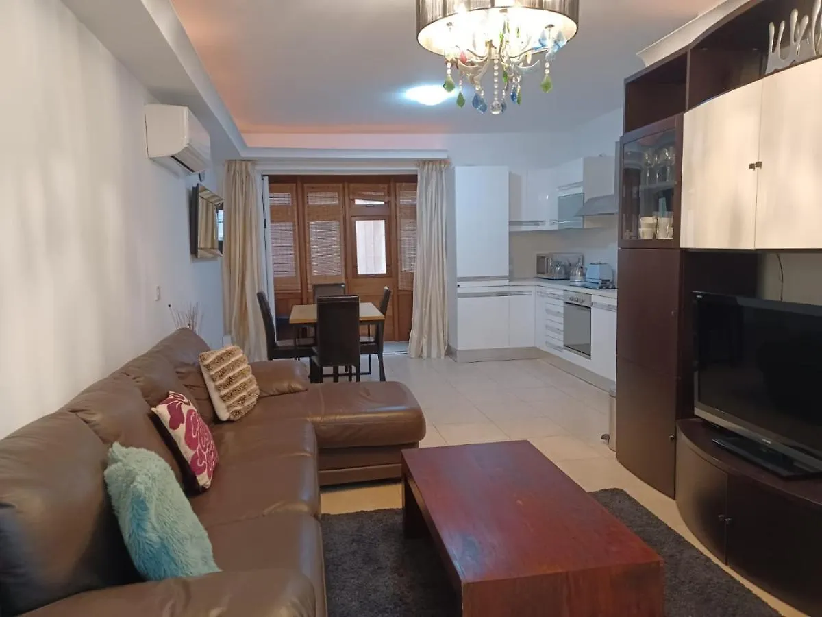 Sliema 2 Bed Apt Daire